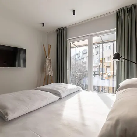 Hostgost Selected - Skadarlija Artisan *